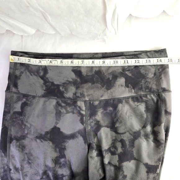 ATHLETA Gray Black Camo Sz Medium Tie-Dye High-Rise Leggings Yoga - Picture 7 of 9